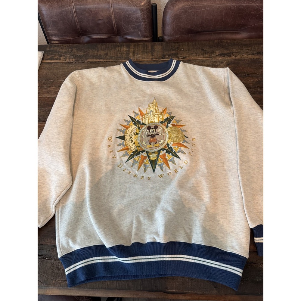RARE 90's Vintage Walt Disney World Tour Sweatshirt Crewneck Size M!